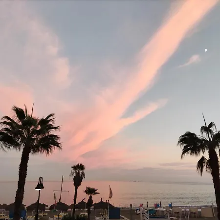 Nuevo Roca Chica, Primera Linea Playa,torremolinos Appartement