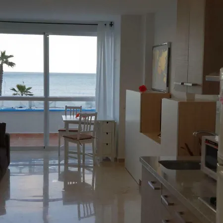 Nuevo Roca Chica, Primera Linea Playa,torremolinos Apartment