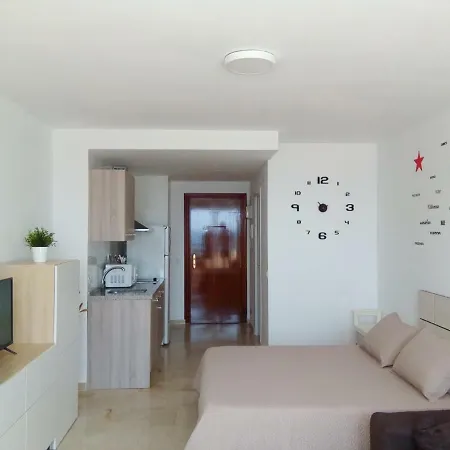 Nuevo Roca Chica, Primera Linea Playa,torremolinos * Torremolinos
