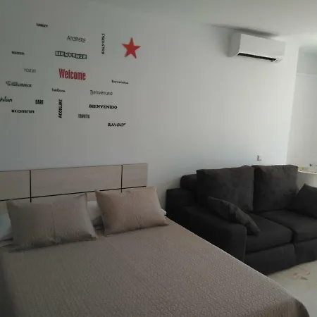 Apartment Nuevo Roca Chica, Primera Linea Playa,torremolinos *